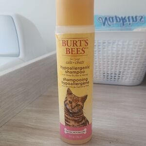 Burt's Bees Hypoallergenic Cat Shampoo - Yellow and Cream
